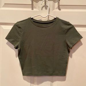 Crop top - NWT - size M